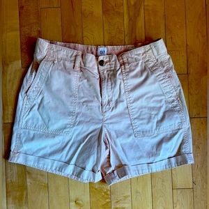 Gap faded pink, khaki style shorts